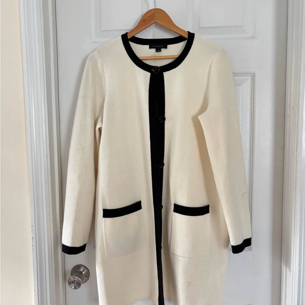 Ann Taylor Cream and Black Knit Sweater